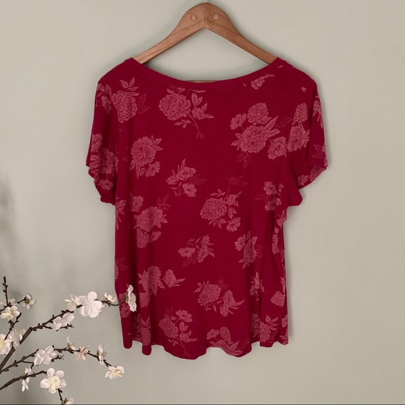 Torrid Floral V Neck Top Size 2X - Picture 6 of 7